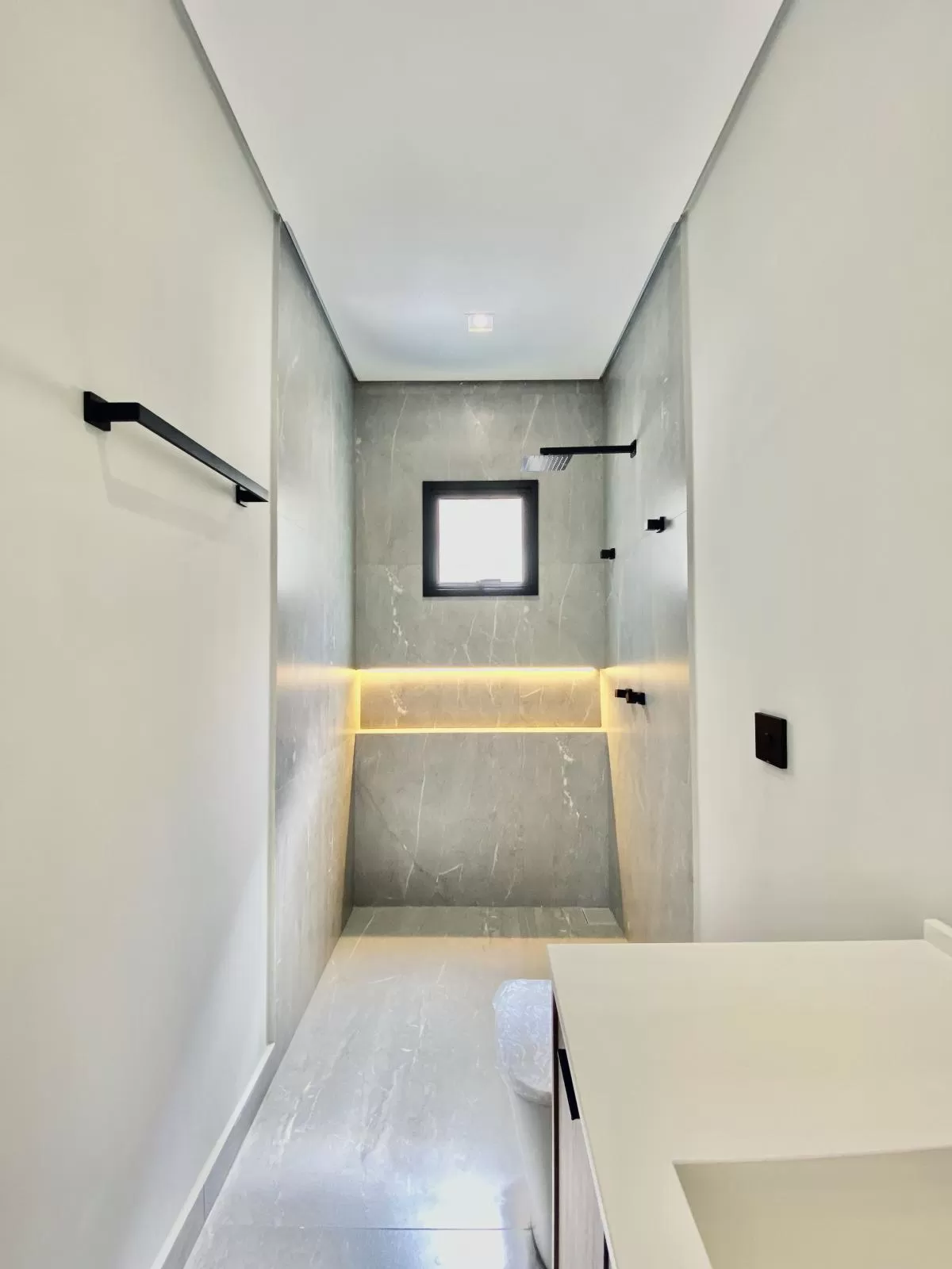 Casa Térrea à Venda com 3 suítes sendo 1 master e escritório, 200m² no Condomínio Cyrela Landscape em Votorantim/SP