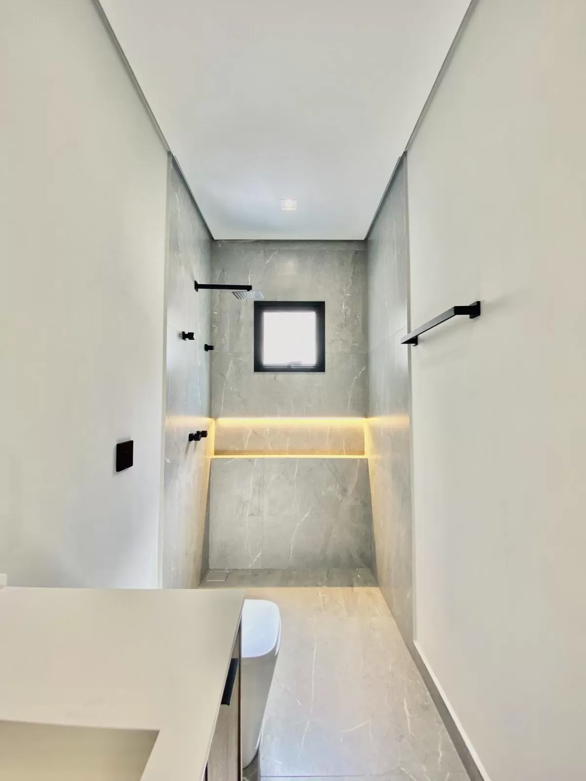 Casa Térrea à Venda com 3 suítes sendo 1 master e escritório, 200m² no Condomínio Cyrela Landscape em Votorantim/SP