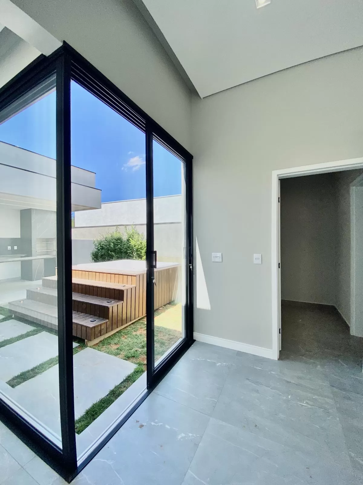 Casa Térrea à Venda com 3 suítes sendo 1 master e escritório, 200m² no Condomínio Cyrela Landscape em Votorantim/SP