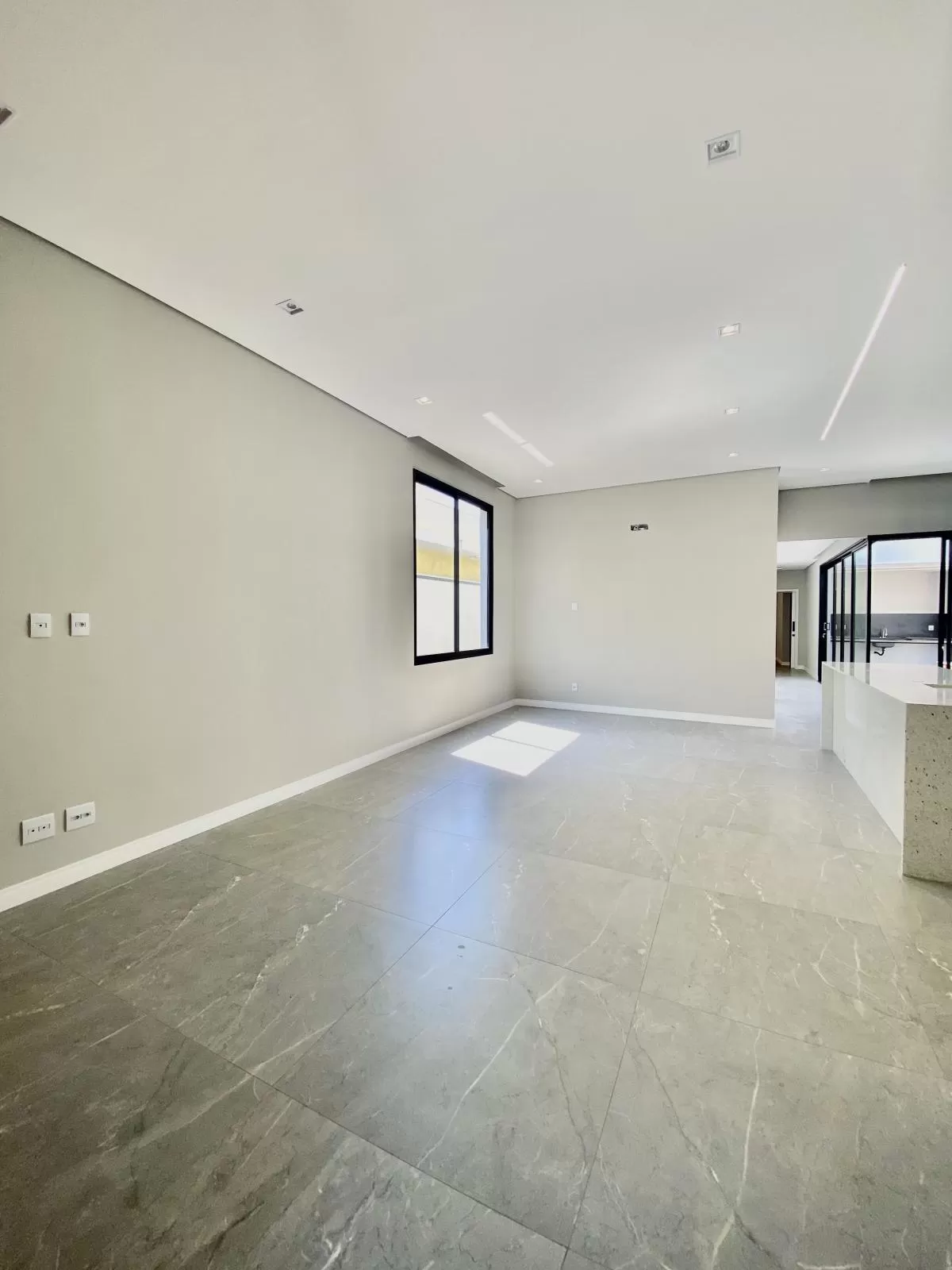 Casa Térrea à Venda com 3 suítes sendo 1 master e escritório, 200m² no Condomínio Cyrela Landscape em Votorantim/SP