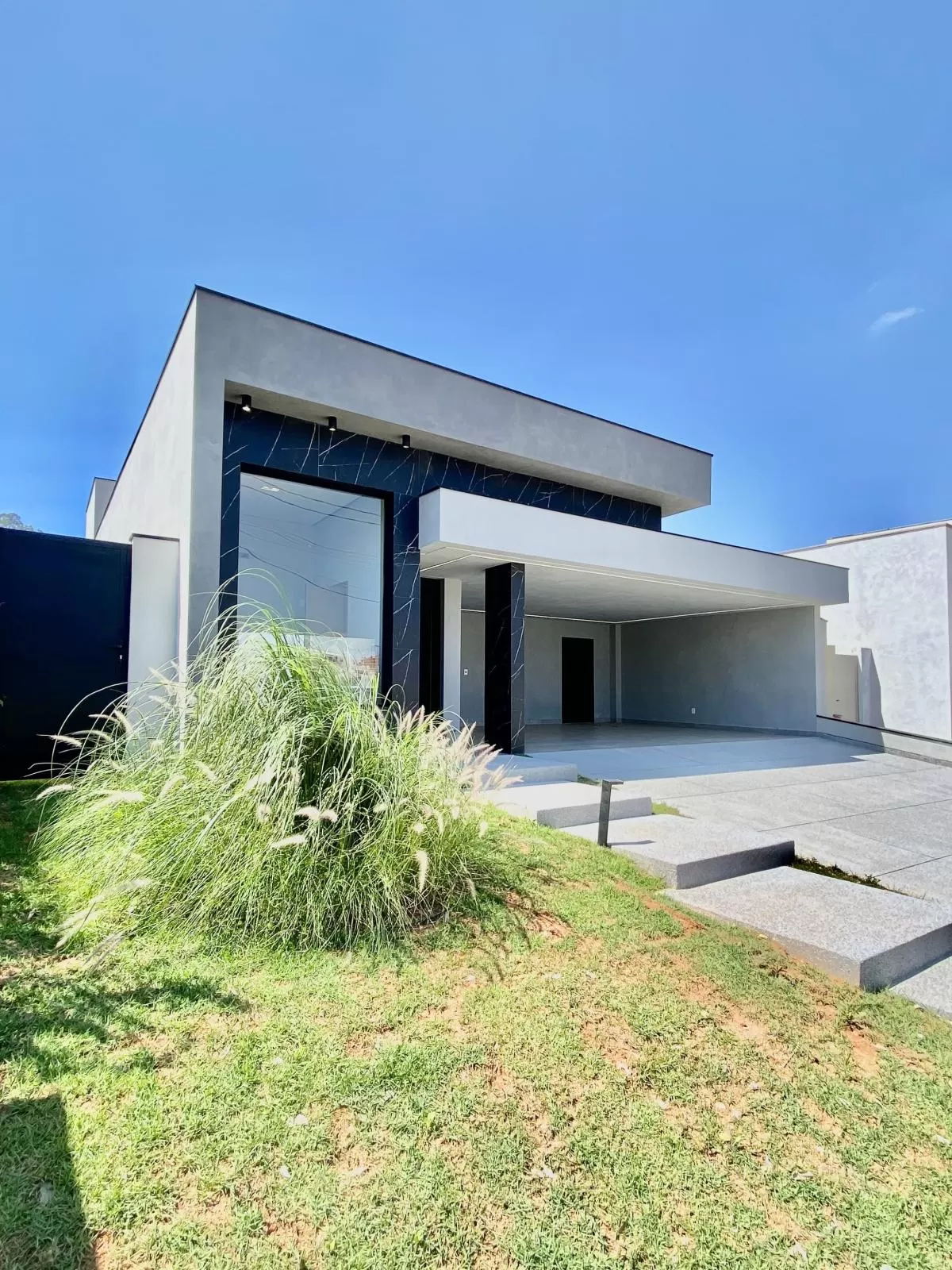 Casa Térrea à Venda com 3 suítes sendo 1 master e escritório, 200m² no Condomínio Cyrela Landscape em Votorantim/SP