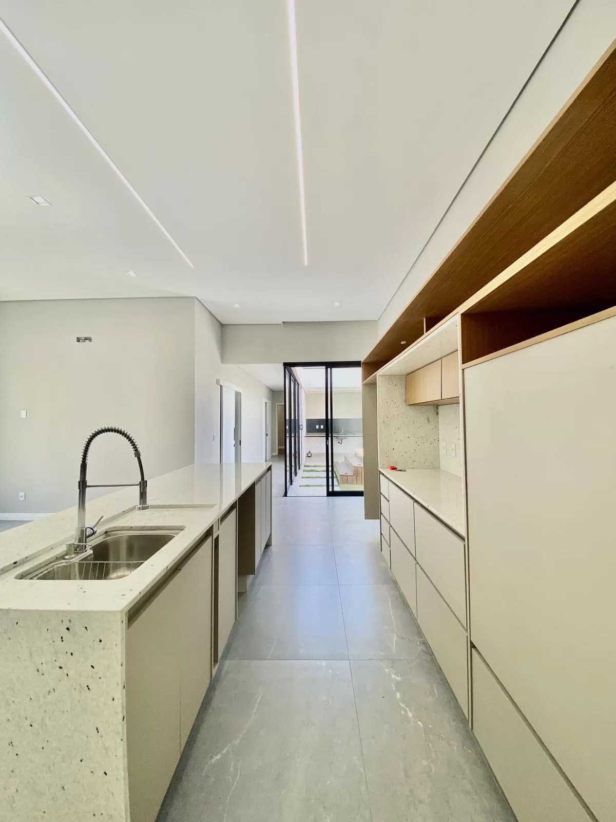 Casa Térrea à Venda com 3 suítes sendo 1 master e escritório, 200m² no Condomínio Cyrela Landscape em Votorantim/SP