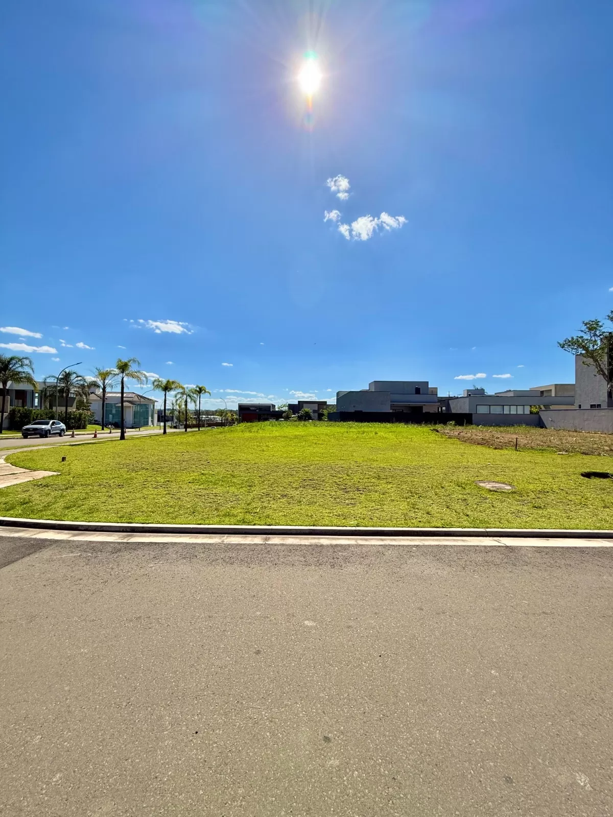 Terreno de Esquina à Venda localizado próximo à portaria, 528m² no Condomínio Alphaville Nova Esplanada 4 em Votorantim/SP