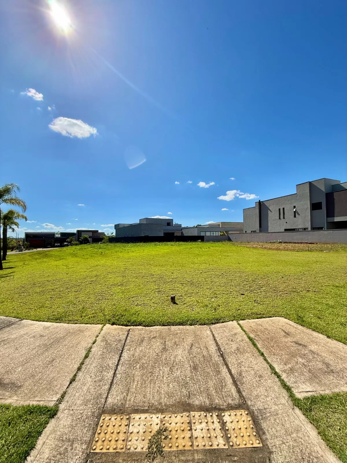 Terreno de Esquina à Venda localizado próximo à portaria, 528m² no Condomínio Alphaville Nova Esplanada 4 em Votorantim/SP