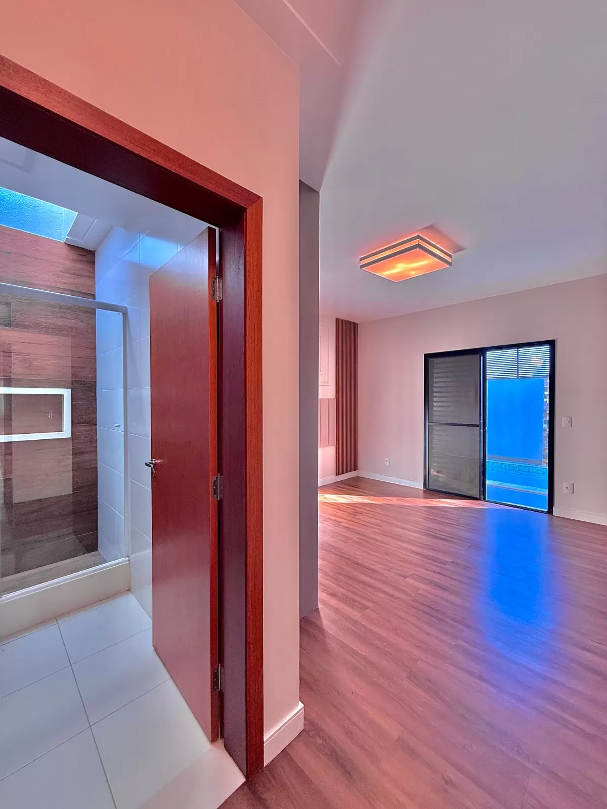 Casa Térrea à Venda em Porteira Fechada com 3 suítes e área gourmet com piscina, 180m² no Condomínio Villa do Bosque em Sorocaba/SP