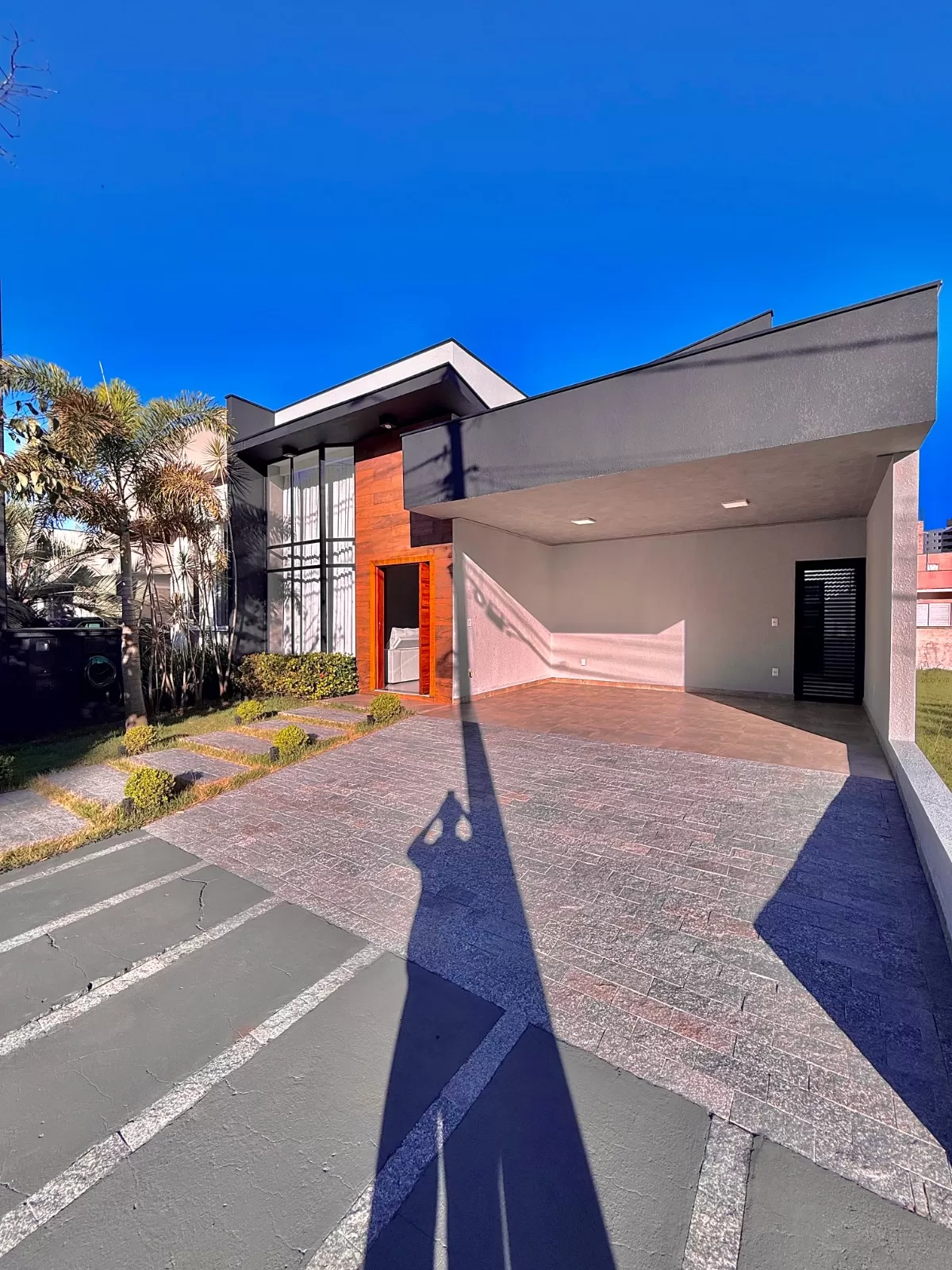 Casa Térrea à Venda em Porteira Fechada com 3 suítes e área gourmet com piscina, 180m² no Condomínio Villa do Bosque em Sorocaba/SP