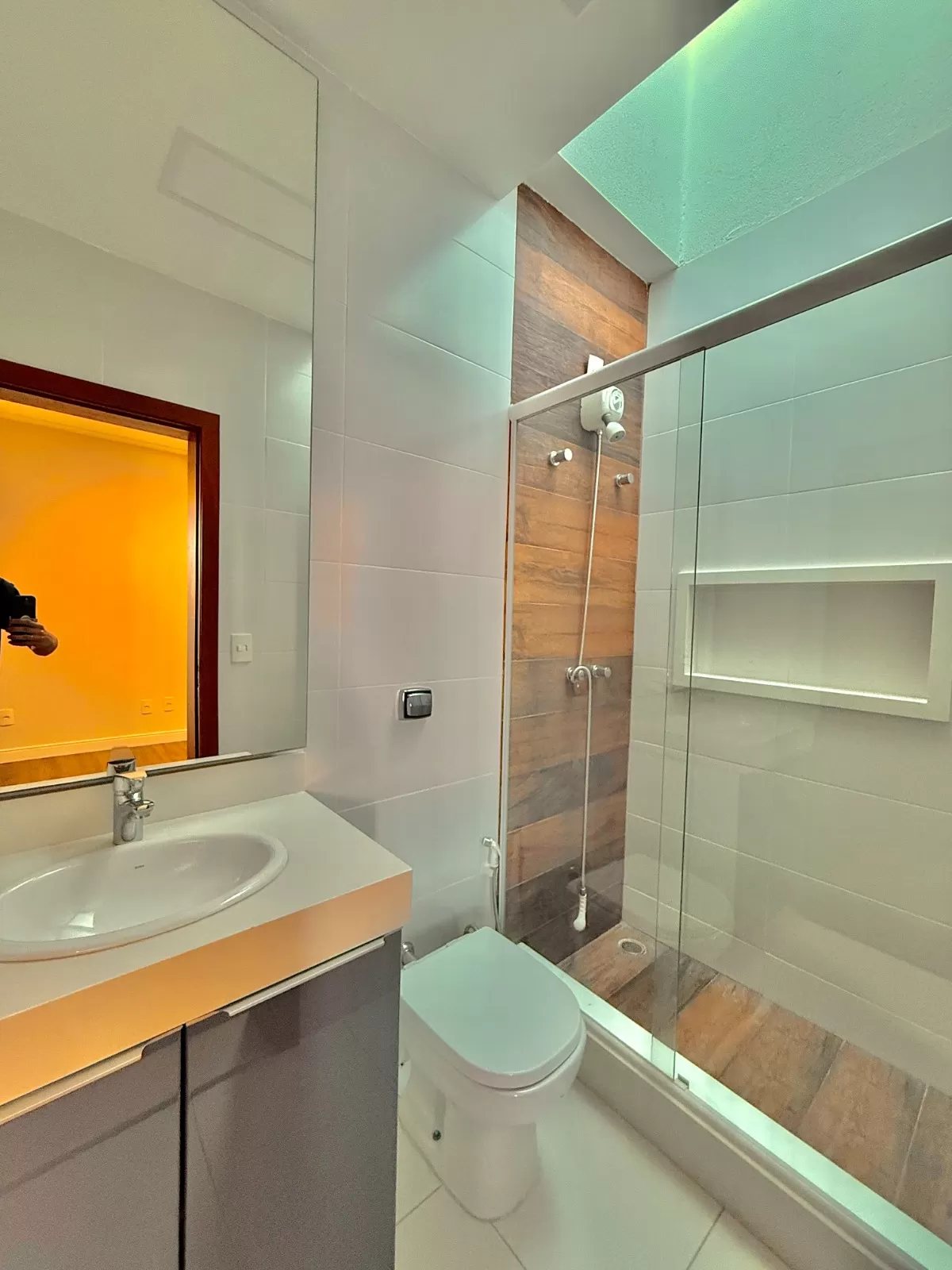 Casa Térrea à Venda em Porteira Fechada com 3 suítes e área gourmet com piscina, 180m² no Condomínio Villa do Bosque em Sorocaba/SP