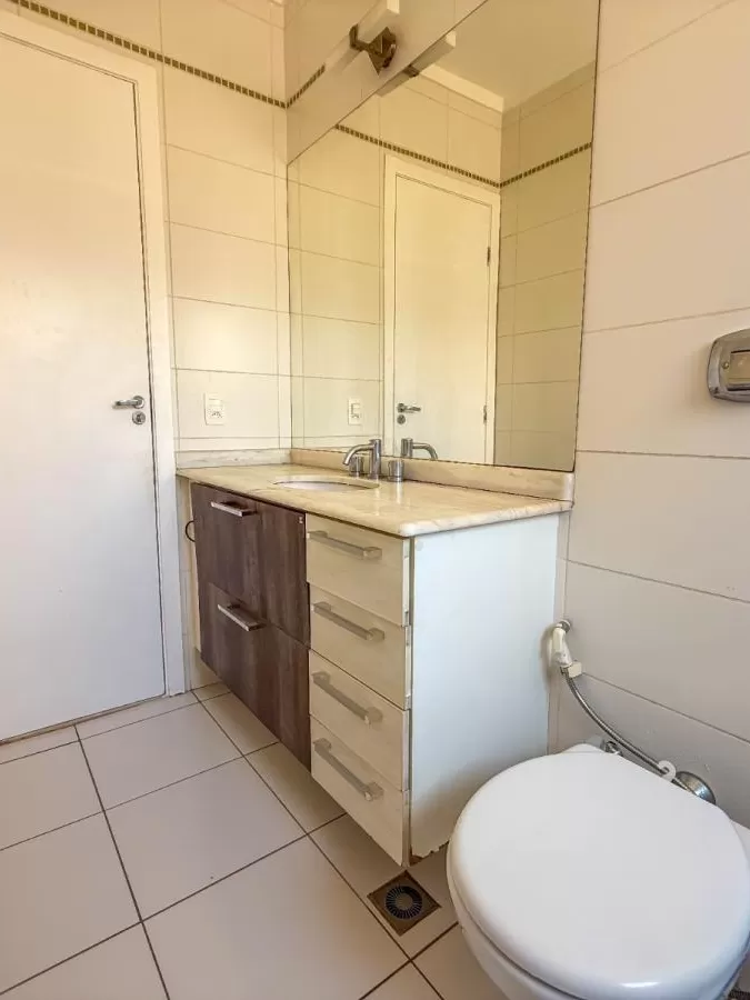 Casa à Venda no Parque Campolim com 3 quartos sendo 1 suíte e área gourmet com churrasqueira, 175m² no Condomínio Villa Campolim em Sorocaba/SP