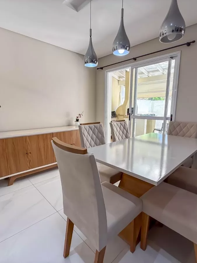 Casa à Venda no Parque Campolim com 3 quartos sendo 1 suíte e área gourmet com churrasqueira, 175m² no Condomínio Villa Campolim em Sorocaba/SP