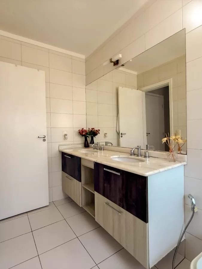 Casa à Venda no Parque Campolim com 3 quartos sendo 1 suíte e área gourmet com churrasqueira, 175m² no Condomínio Villa Campolim em Sorocaba/SP