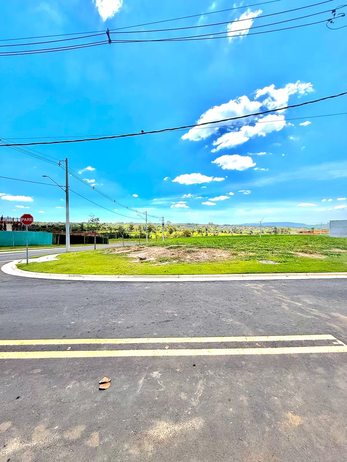 Terreno de Esquina à Venda com ótima topografia, 312m² no Condomínio Terras Alpha em Votorantim/SP