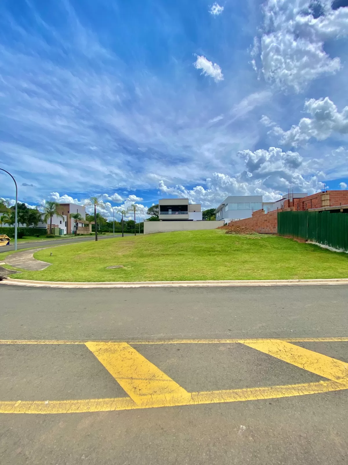 Terreno de Esquina à Venda com topografia plana, 509m² no Condomínio Alphaville Nova Esplanada 4 em Votorantim/SP