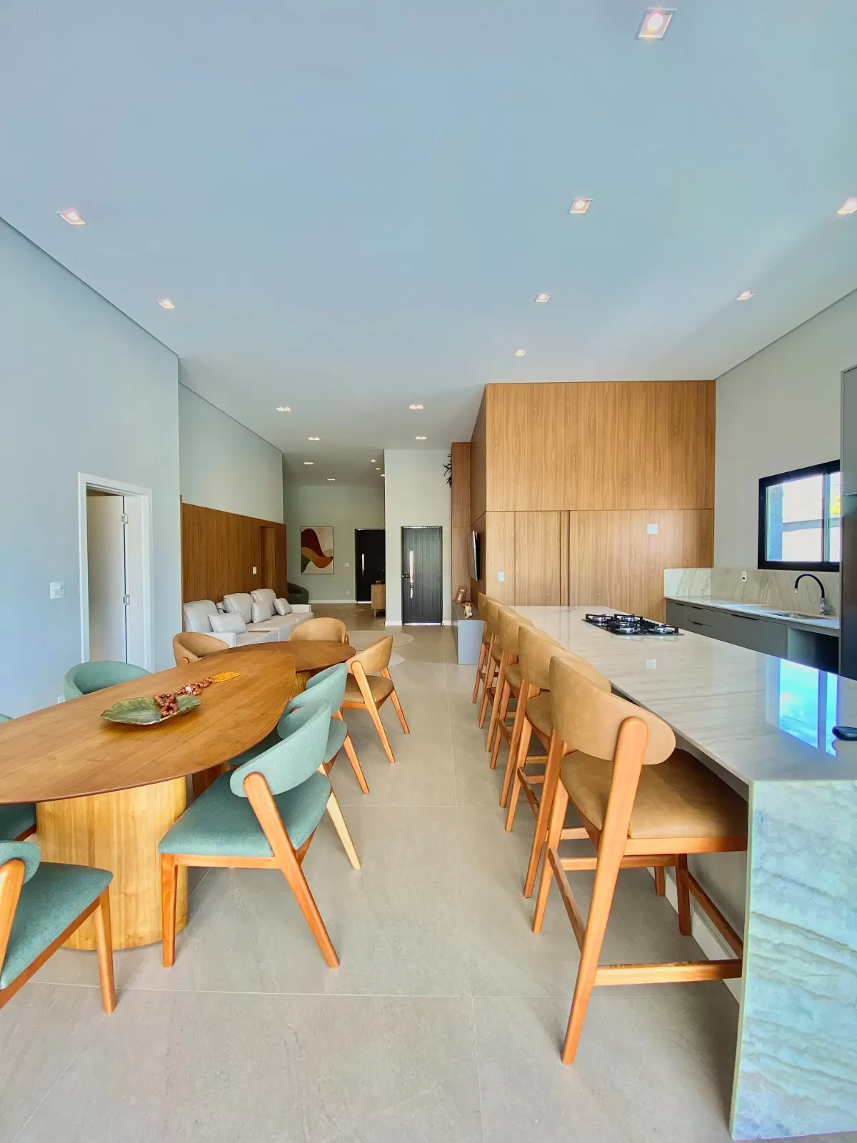 Casa Térrea à Venda mobiliada com 3 suítes, escritório e área gourmet com piscina, 255m² no Condomínio Alphaville Nova Esplanada 4 em Votorantim/SP