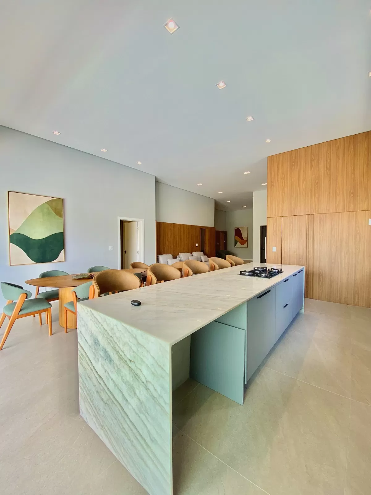 Casa Térrea à Venda mobiliada com 3 suítes, escritório e área gourmet com piscina, 255m² no Condomínio Alphaville Nova Esplanada 4 em Votorantim/SP