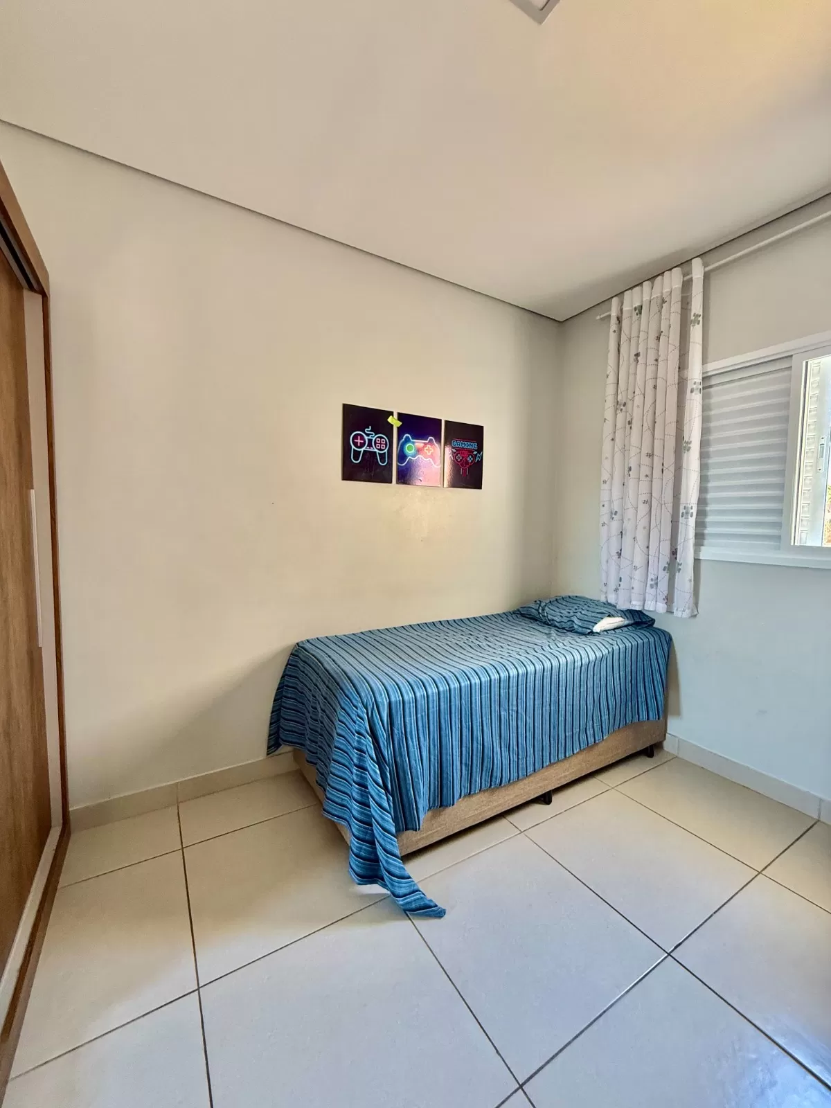 Sobrado à Venda com 3 dormitórios, sem vizinho de frente e quintal amplo, 115m² no Condomínio Vale Azul em Votorantim/SP