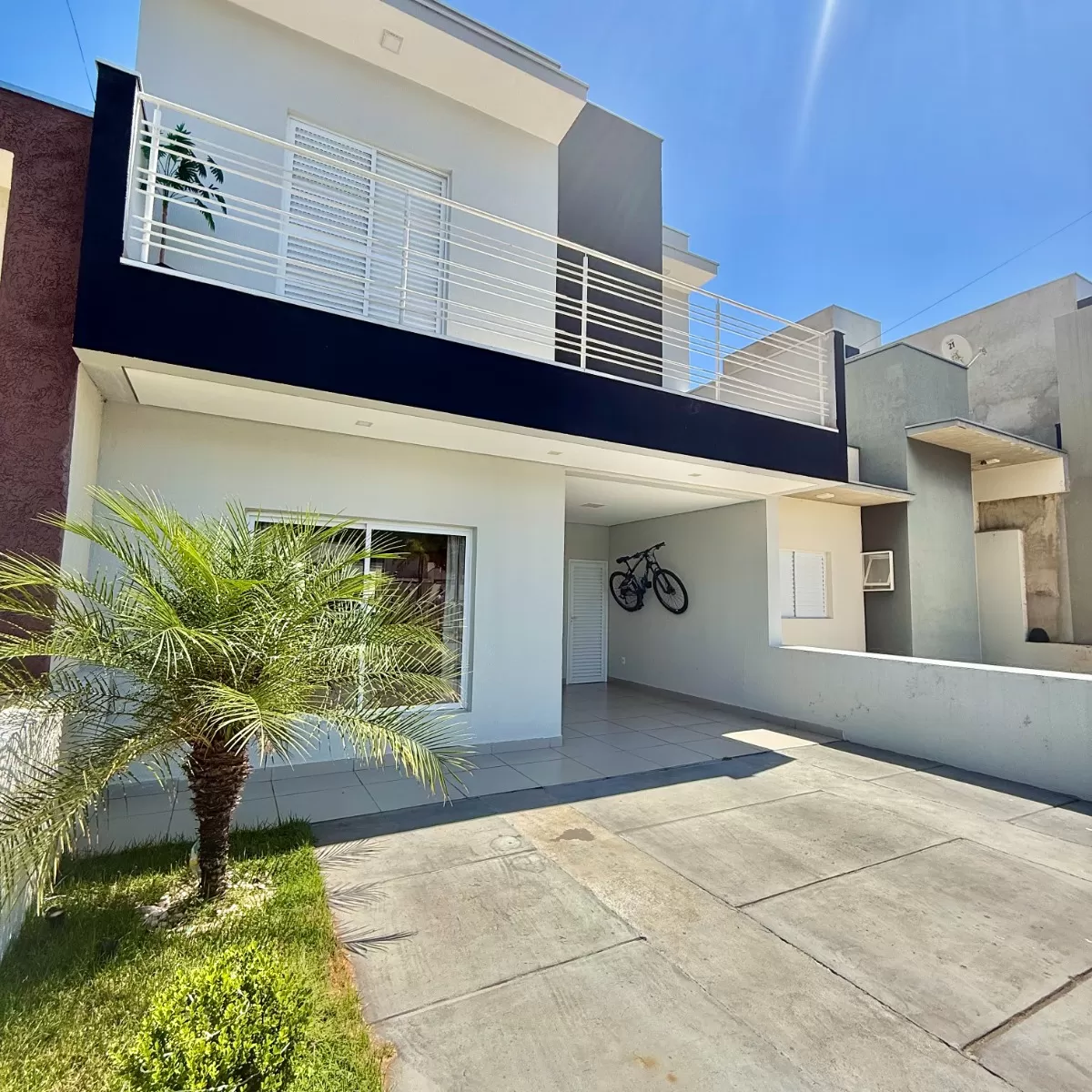 Sobrado à Venda com 3 dormitórios, sem vizinho de frente e quintal amplo, 115m² no Condomínio Vale Azul em Votorantim/SP