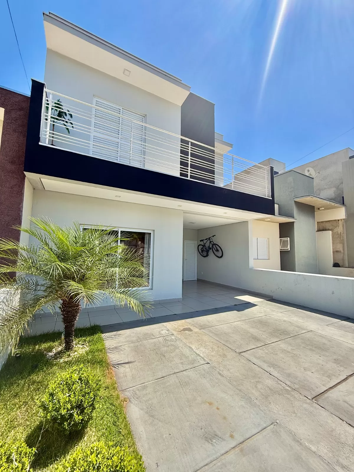 Sobrado à Venda com 3 dormitórios, sem vizinho de frente e quintal amplo, 115m² no Condomínio Vale Azul em Votorantim/SP