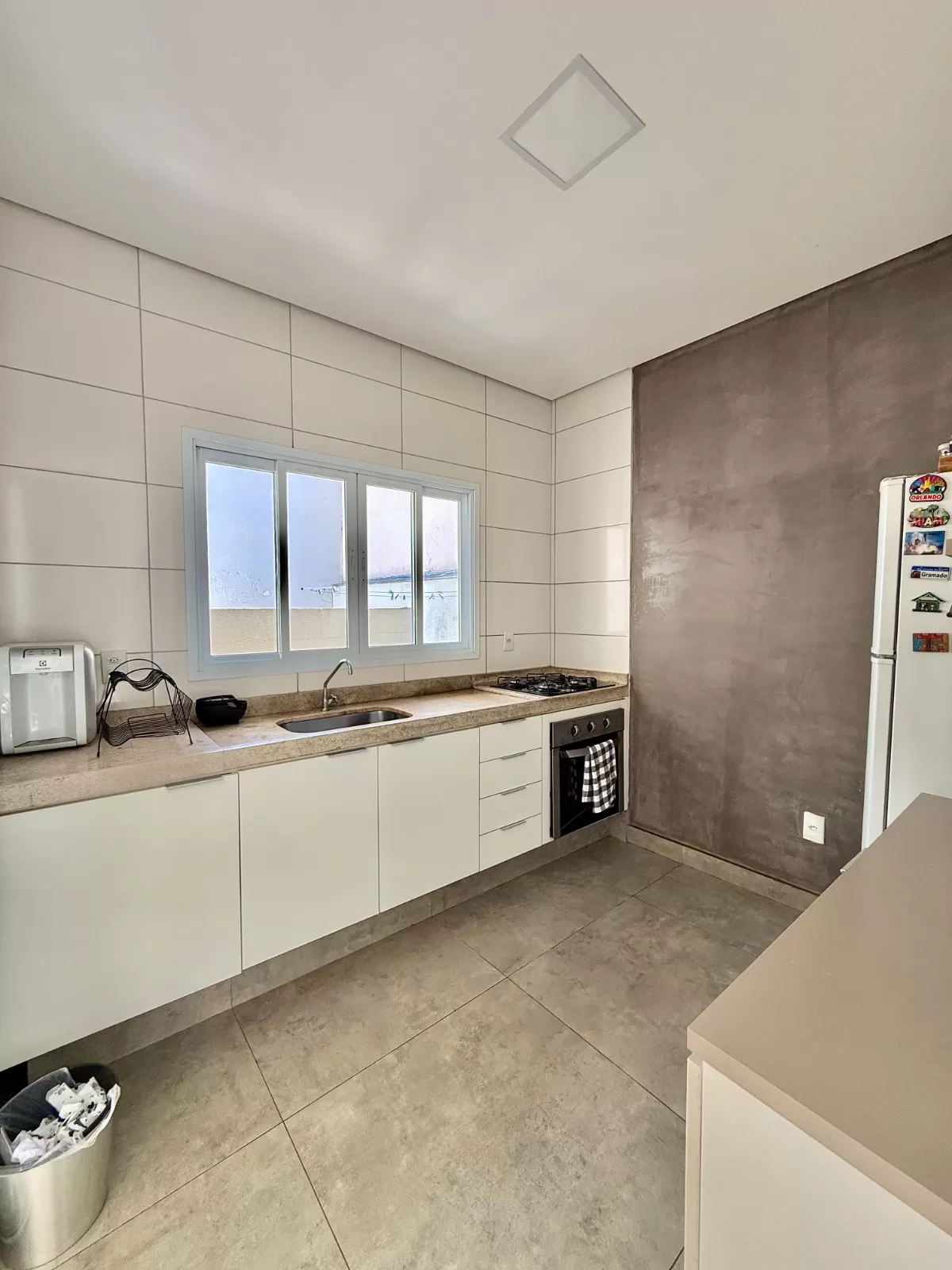 Sobrado à Venda com 3 dormitórios, sem vizinho de frente e quintal amplo, 115m² no Condomínio Vale Azul em Votorantim/SP