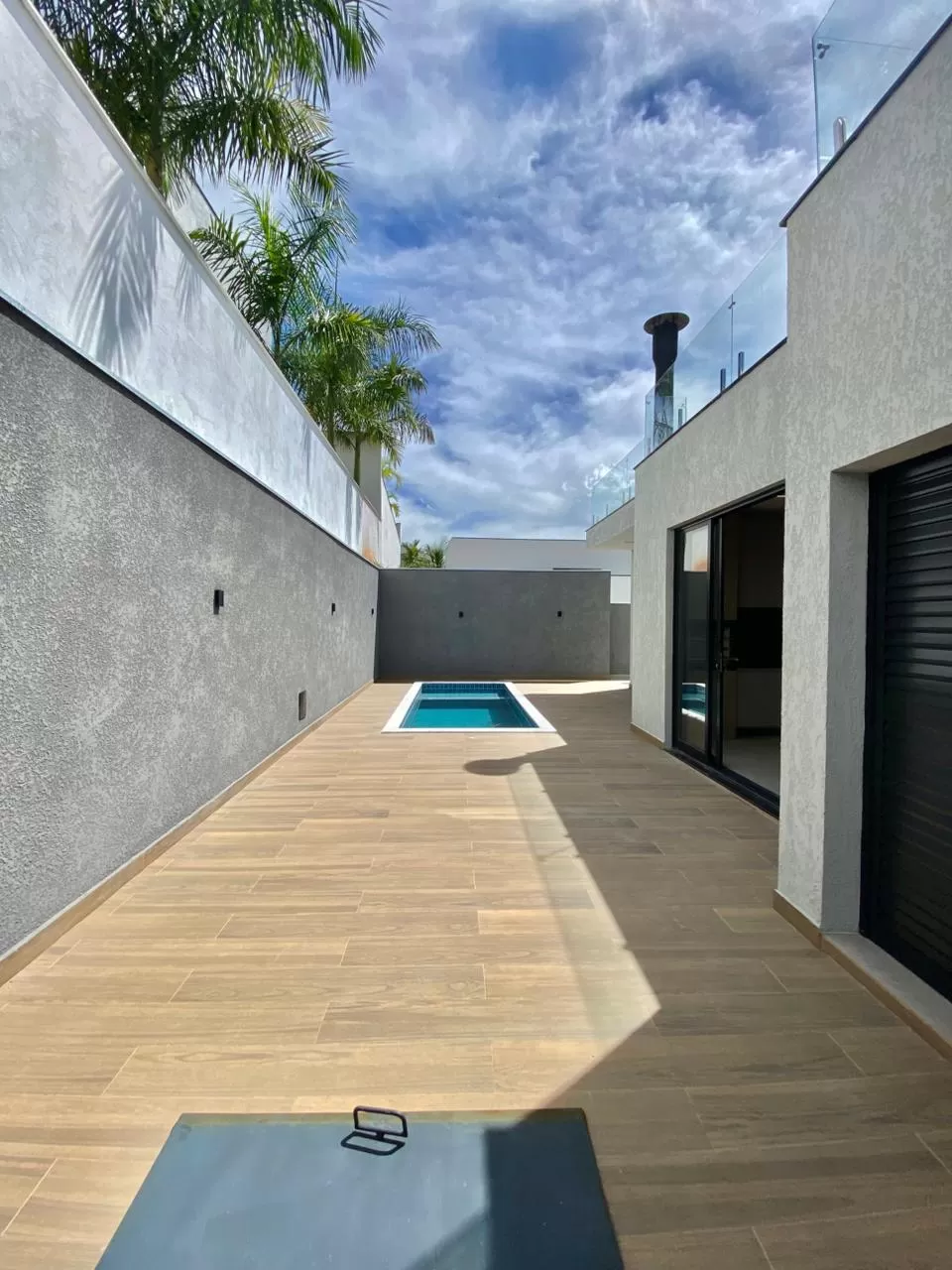 Casa de Alto Padrão à Venda com 3 suítes, piscina e sala de cinema, 287m² no Condomínio Alphaville Nova Esplanada 4 em Votorantim/SP