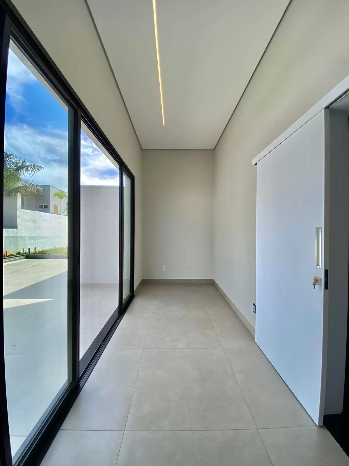 Casa de Alto Padrão à Venda com 3 suítes, piscina e sala de cinema, 287m² no Condomínio Alphaville Nova Esplanada 4 em Votorantim/SP