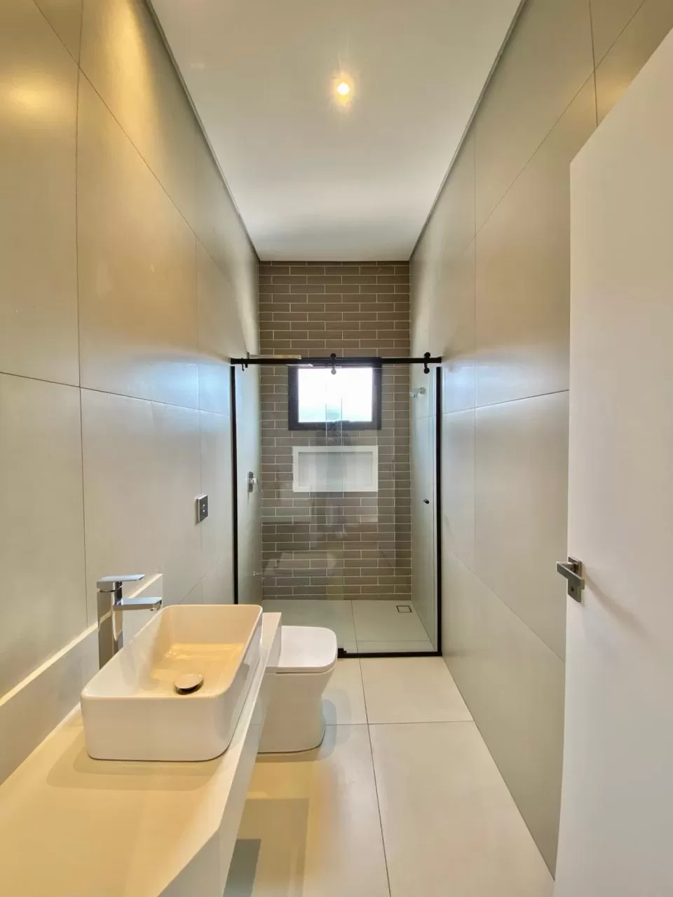 Casa de Alto Padrão à Venda com 3 suítes, piscina e sala de cinema, 287m² no Condomínio Alphaville Nova Esplanada 4 em Votorantim/SP