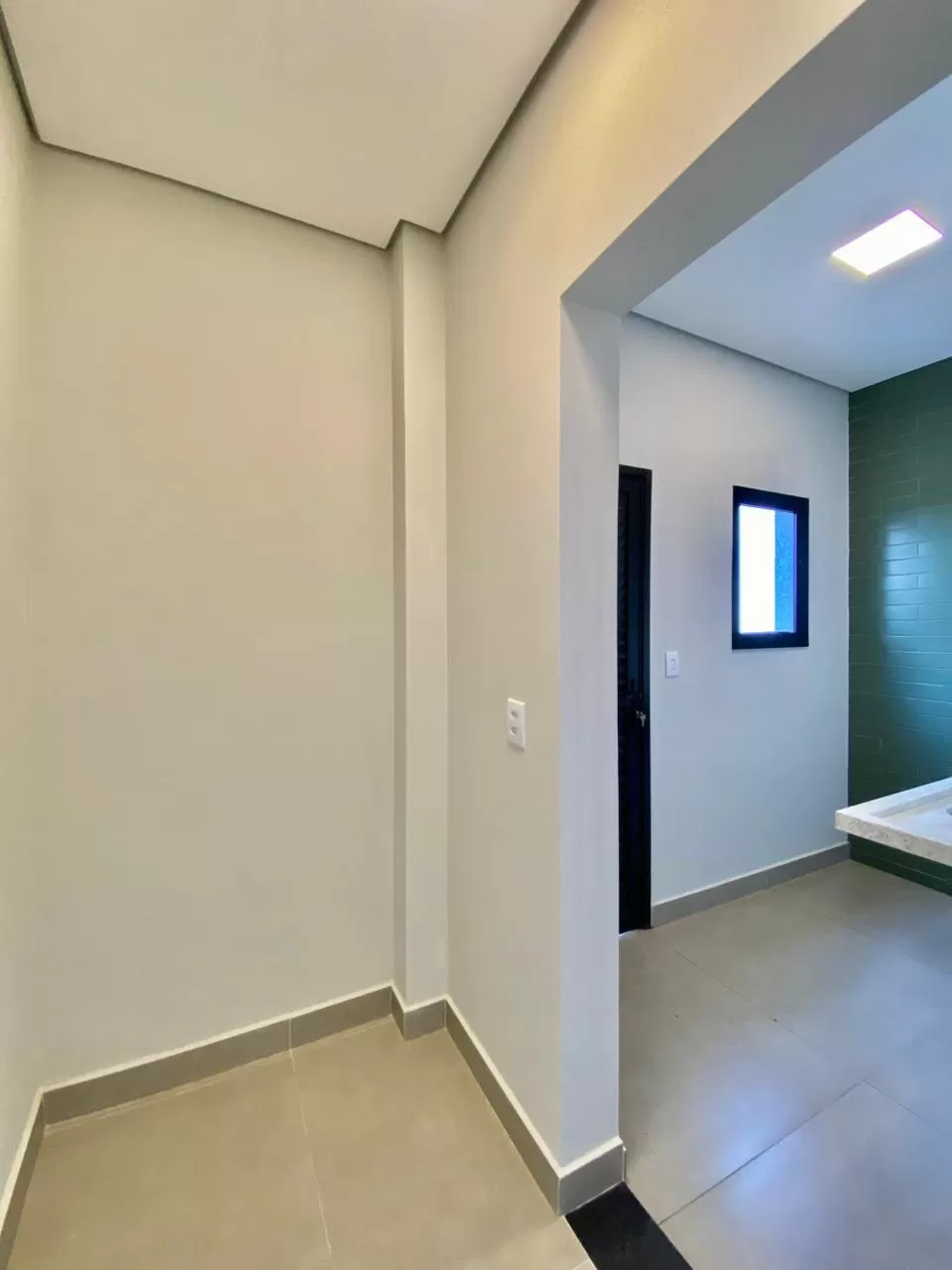 Casa de Alto Padrão à Venda com 3 suítes, piscina e sala de cinema, 287m² no Condomínio Alphaville Nova Esplanada 4 em Votorantim/SP