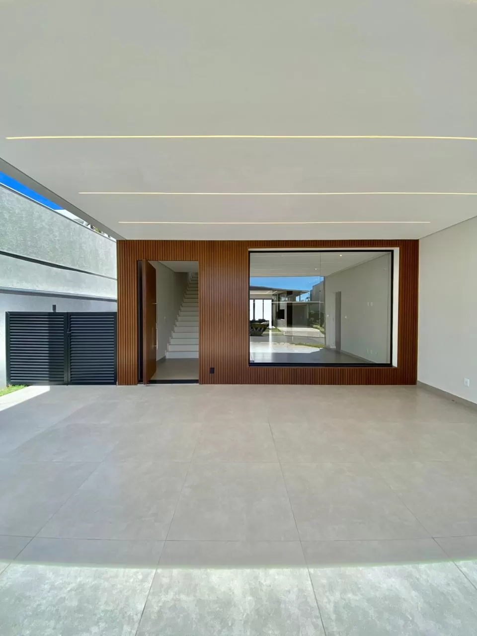 Casa de Alto Padrão à Venda com 3 suítes, piscina e sala de cinema, 287m² no Condomínio Alphaville Nova Esplanada 4 em Votorantim/SP