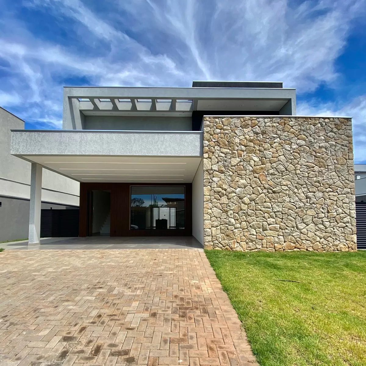 Casa de Alto Padrão à Venda com 3 suítes, piscina e sala de cinema, 287m² no Condomínio Alphaville Nova Esplanada 4 em Votorantim/SP