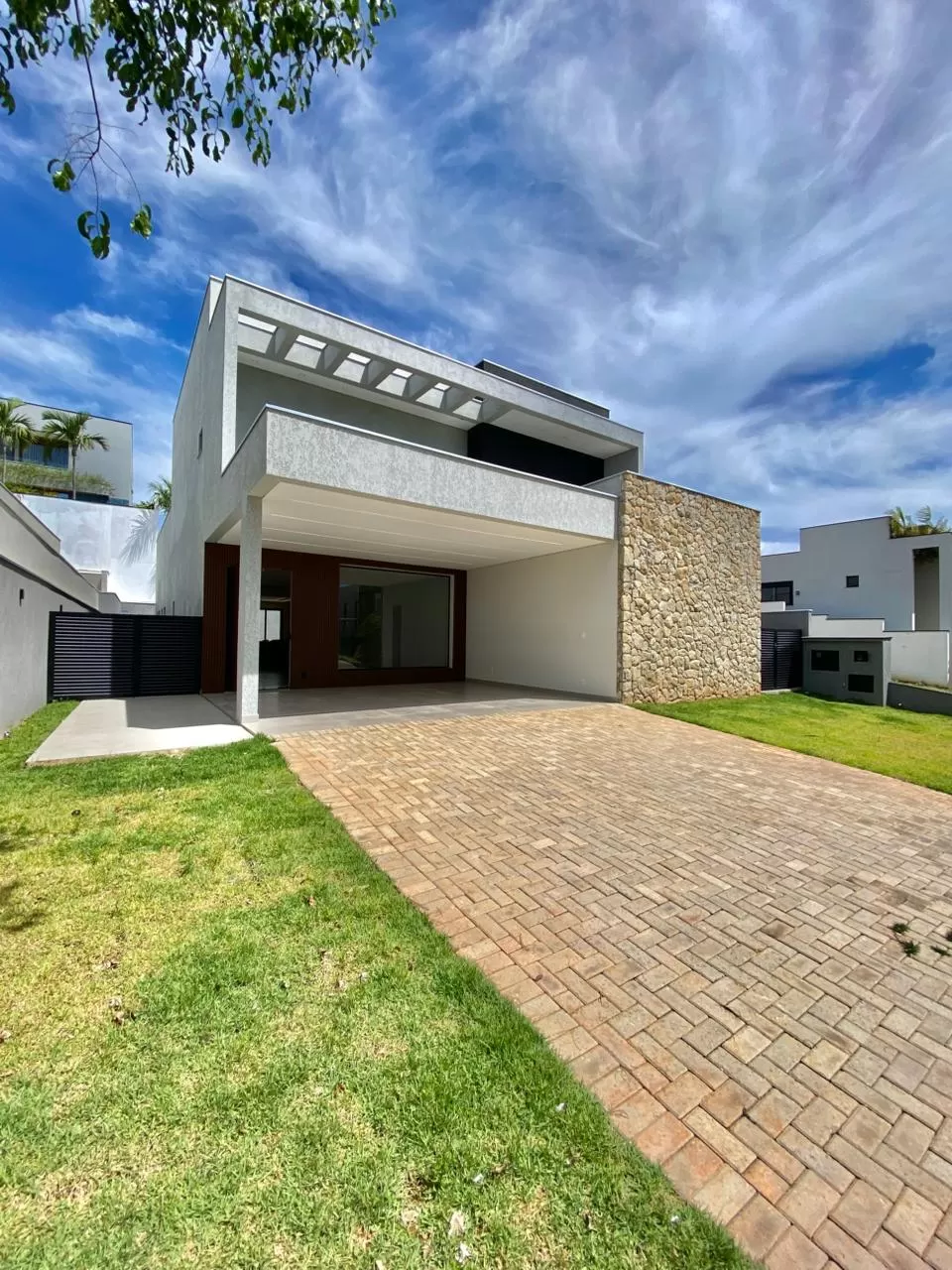 Casa de Alto Padrão à Venda com 3 suítes, piscina e sala de cinema, 287m² no Condomínio Alphaville Nova Esplanada 4 em Votorantim/SP