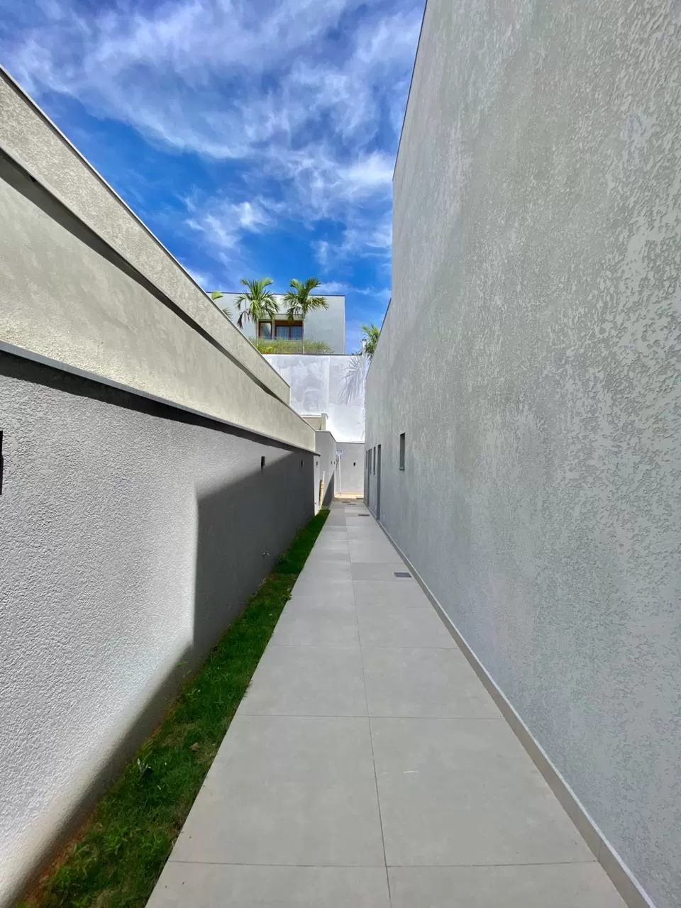 Casa de Alto Padrão à Venda com 3 suítes, piscina e sala de cinema, 287m² no Condomínio Alphaville Nova Esplanada 4 em Votorantim/SP