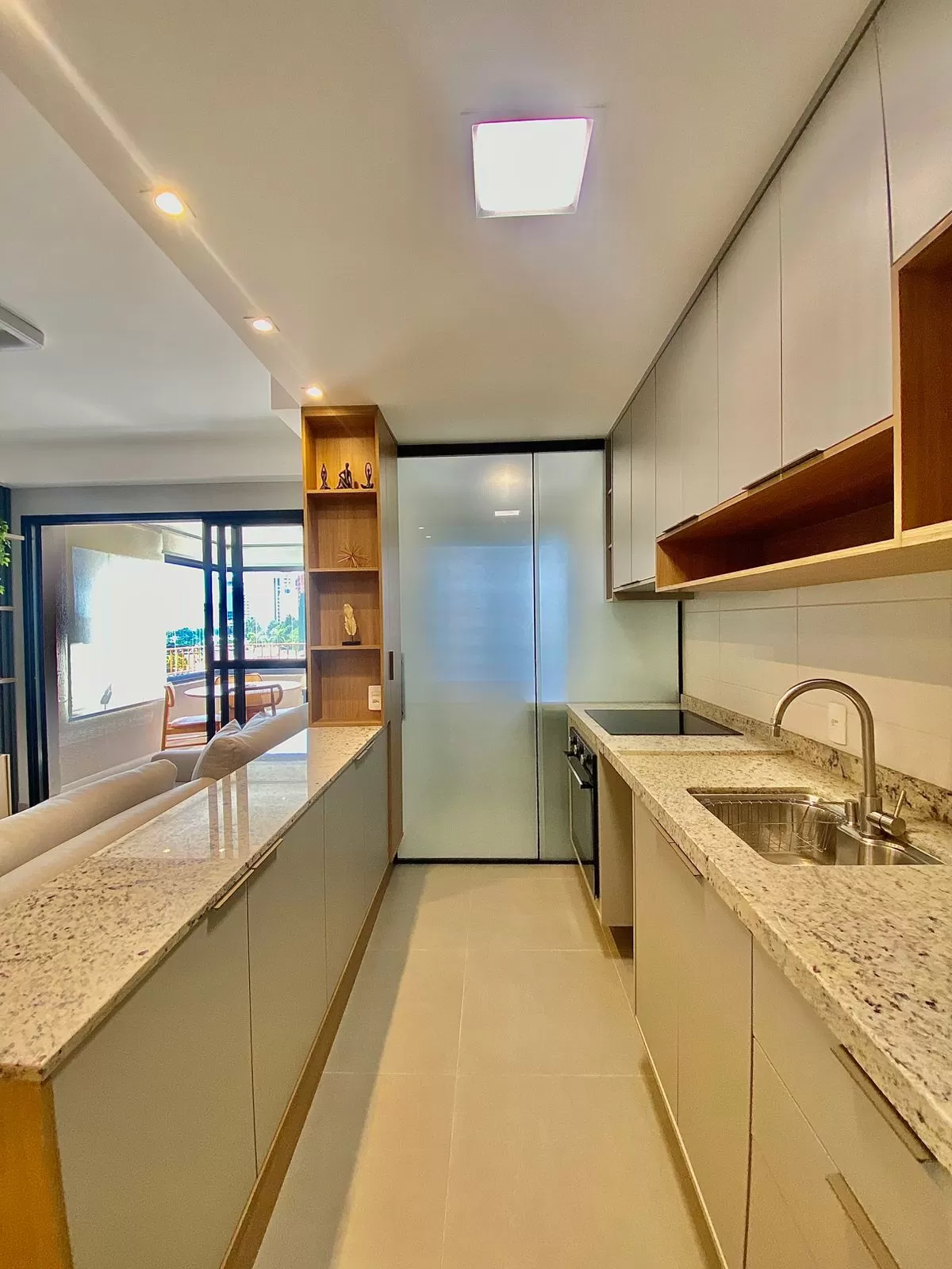 Apartamento Mobiliado à Venda ao lado do Shopping Iguatemi com 3 dormitórios e móveis planejados, 97m² no Condomínio Atmo em Votorantim/SP