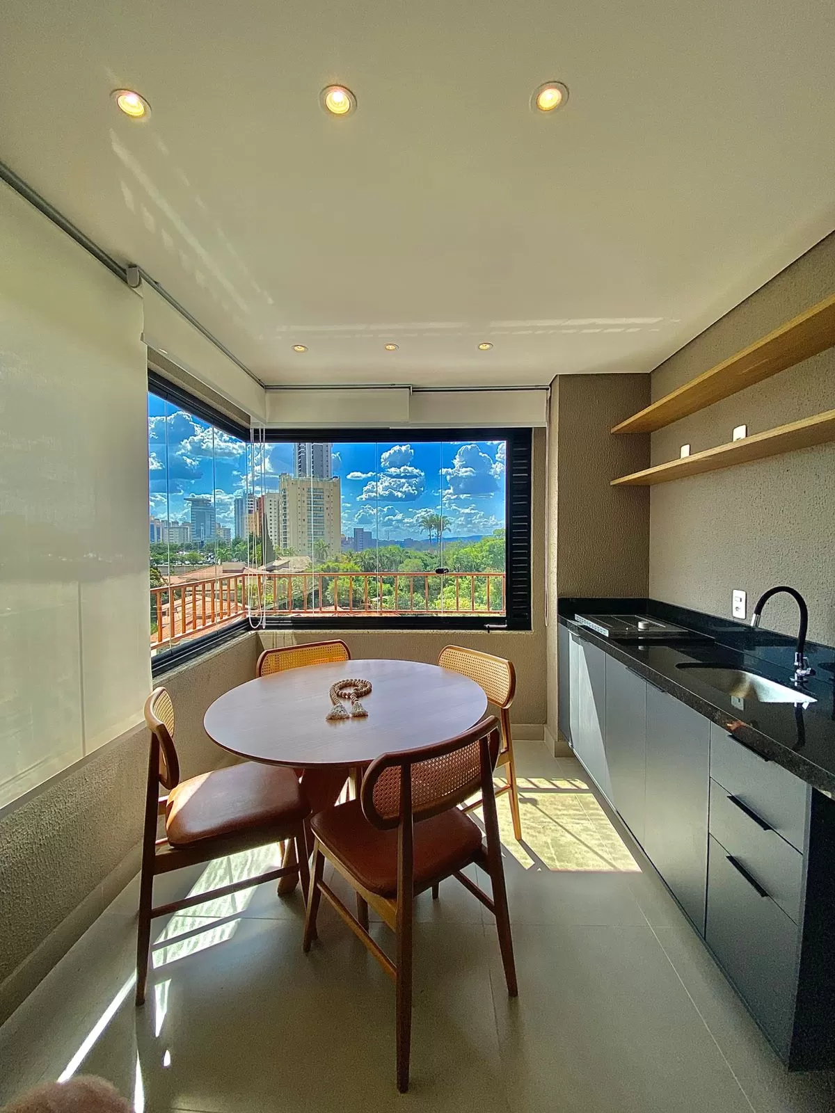 Apartamento Mobiliado à Venda ao lado do Shopping Iguatemi com 3 dormitórios e móveis planejados, 97m² no Condomínio Atmo em Votorantim/SP