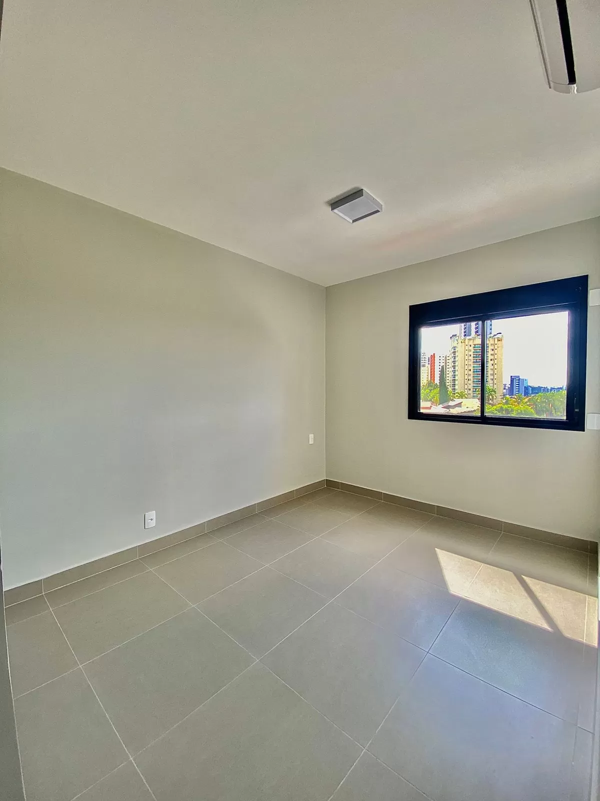 Apartamento Mobiliado à Venda ao lado do Shopping Iguatemi com 3 dormitórios e móveis planejados, 97m² no Condomínio Atmo em Votorantim/SP