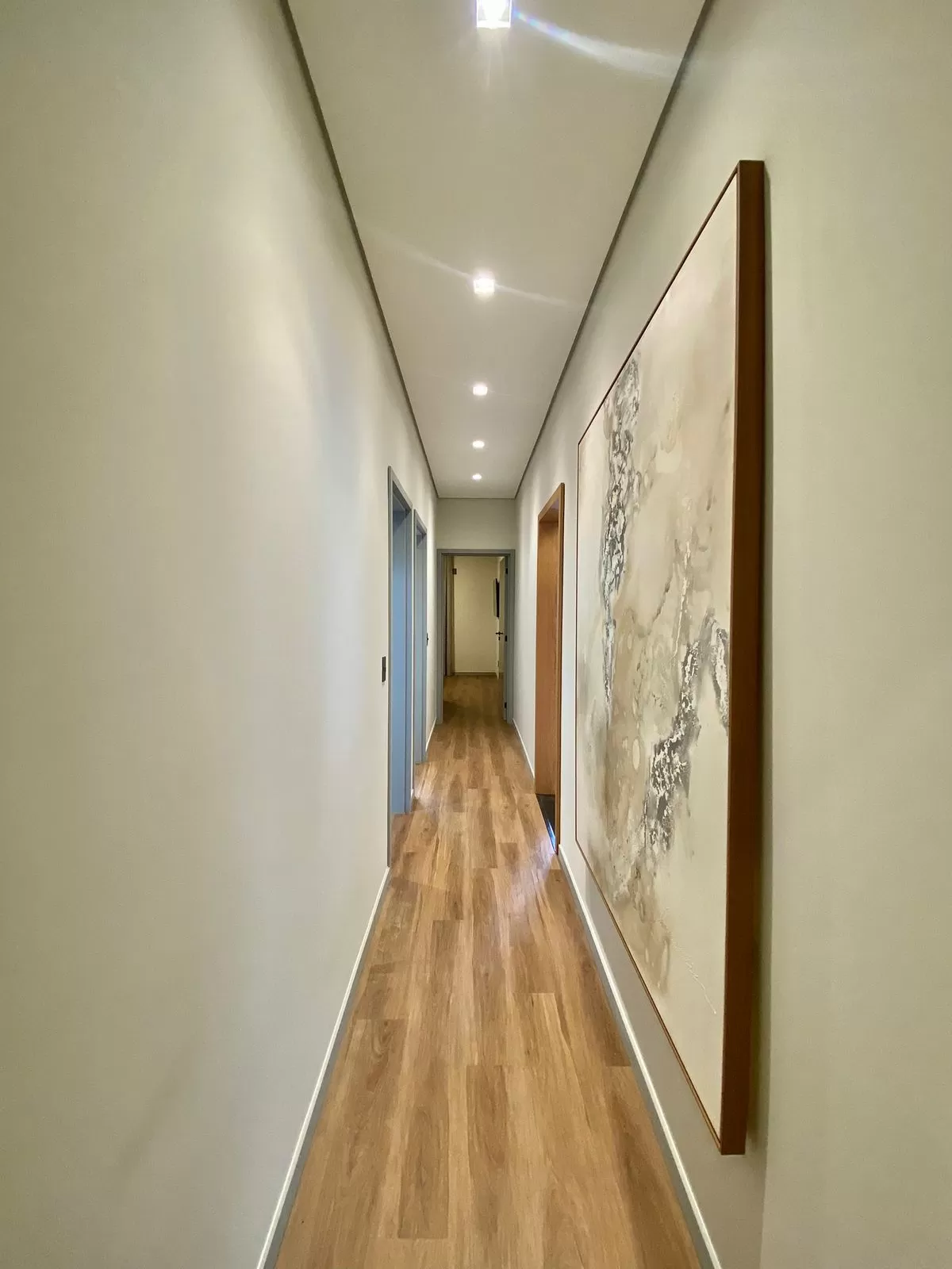 Casa Térrea à Venda Mobiliada com 4 suítes sendo 1 com closet e área gourmet integrada, 265m² no Condomínio Alphaville Nova Esplanada 4 em Votorantim/SP