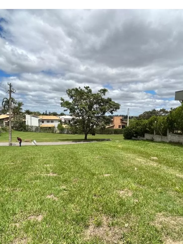 Terreno à Venda em localização privilegiada próximo à portaria, 1039m² no Condomínio Vale do Lago em Sorocaba/SP