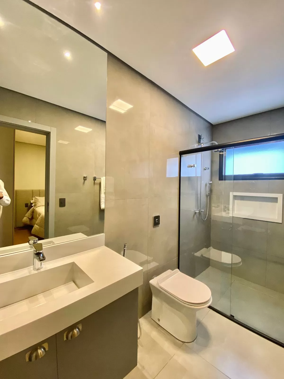 Casa de Alto Padrão Mobiliada à Venda com 5 suítes, piscina e quintal amplo, 476m² no Condomínio Saint Patrick em Sorocaba/SP