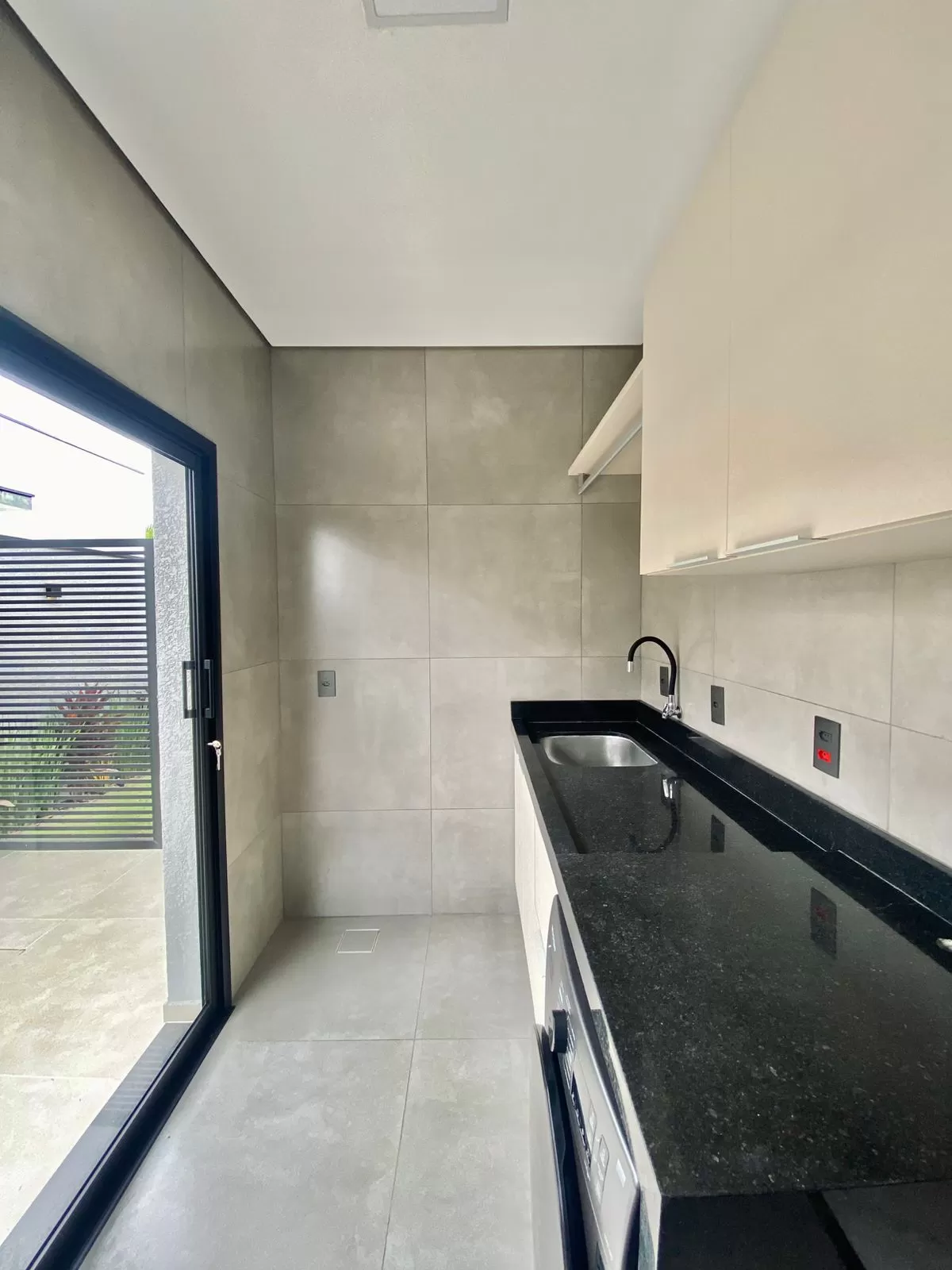 Casa de Alto Padrão Mobiliada à Venda com 5 suítes, piscina e quintal amplo, 476m² no Condomínio Saint Patrick em Sorocaba/SP