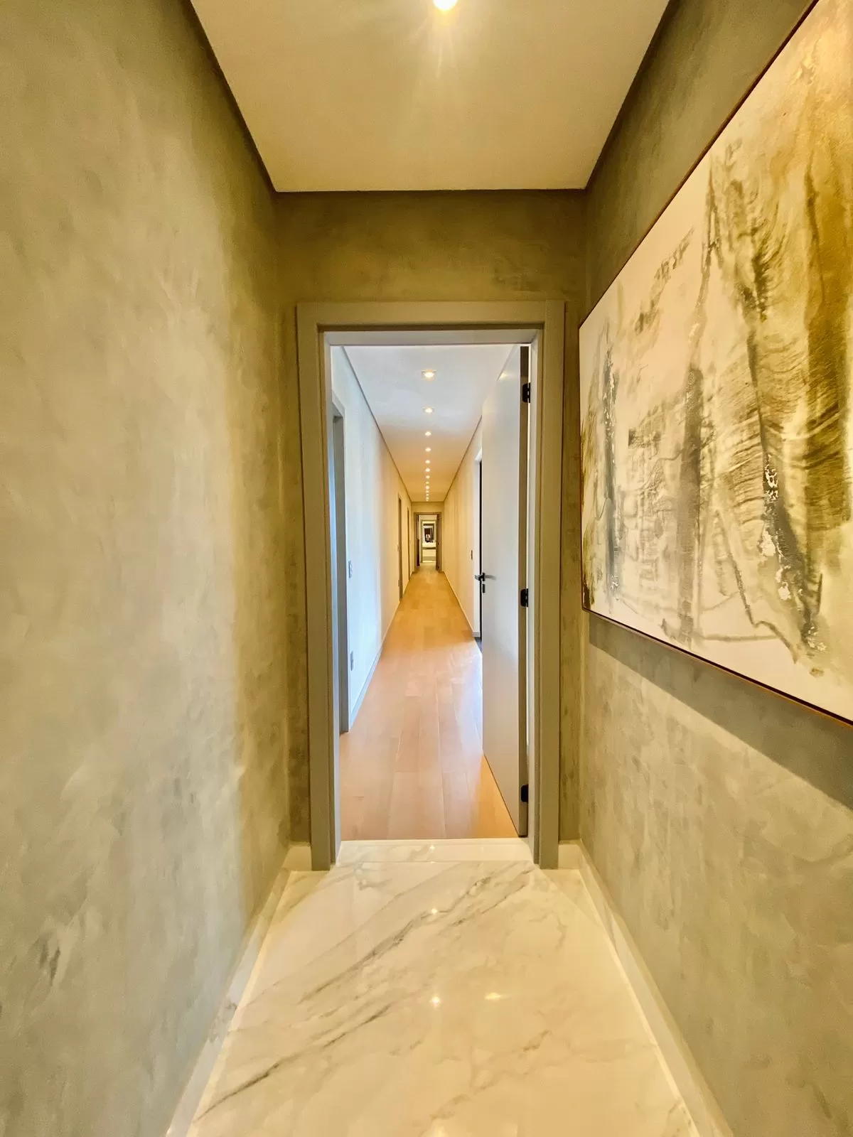 Casa de Alto Padrão Mobiliada à Venda com 5 suítes, piscina e quintal amplo, 476m² no Condomínio Saint Patrick em Sorocaba/SP