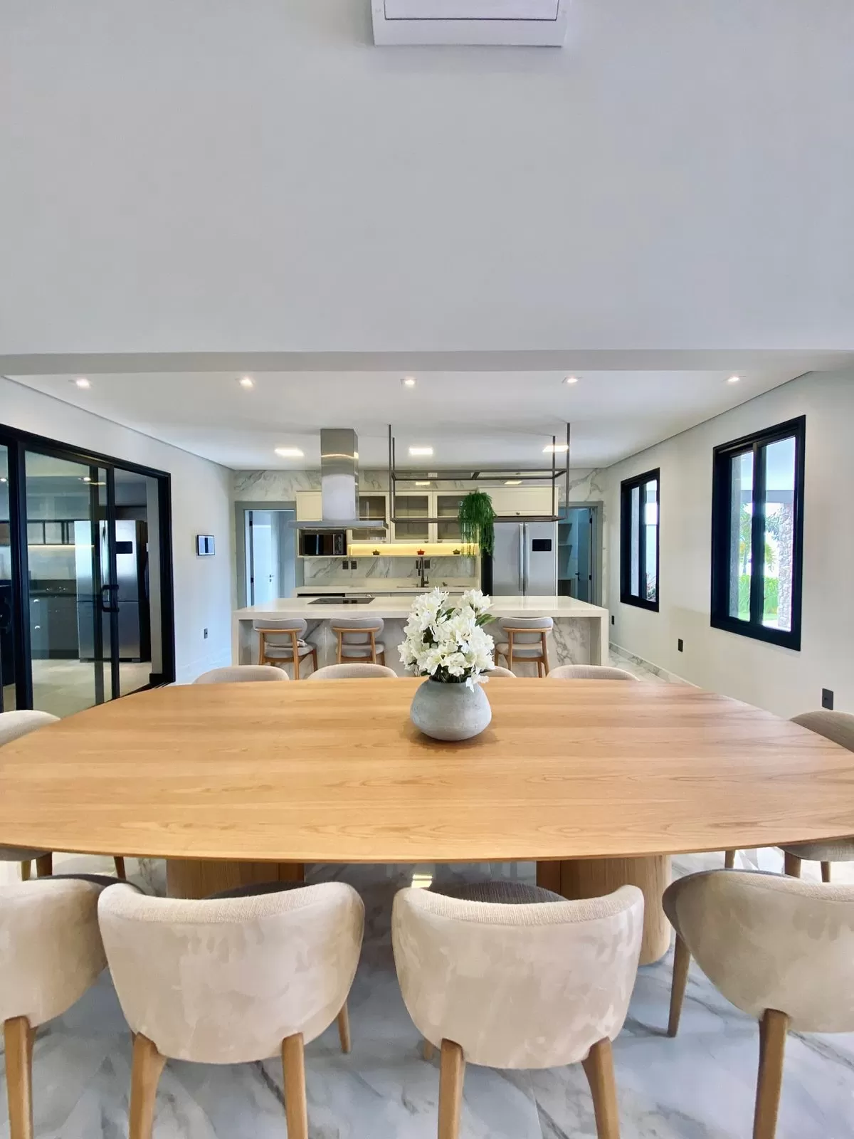 Casa de Alto Padrão Mobiliada à Venda com 5 suítes, piscina e quintal amplo, 476m² no Condomínio Saint Patrick em Sorocaba/SP