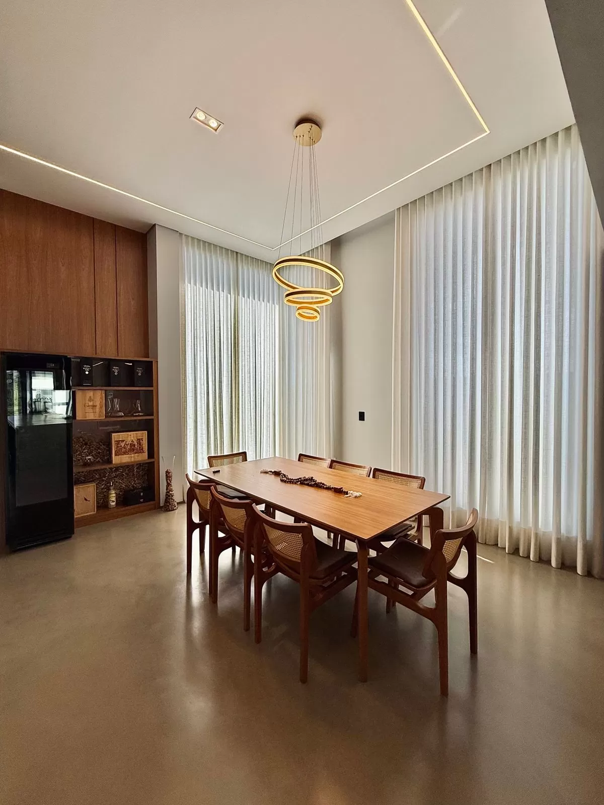 Casa Mobiliada à Venda com vista permanente para área preservada e quadra de beach tennis, 460m² no Condomínio Fazenda Jequitibá em Sorocaba/SP