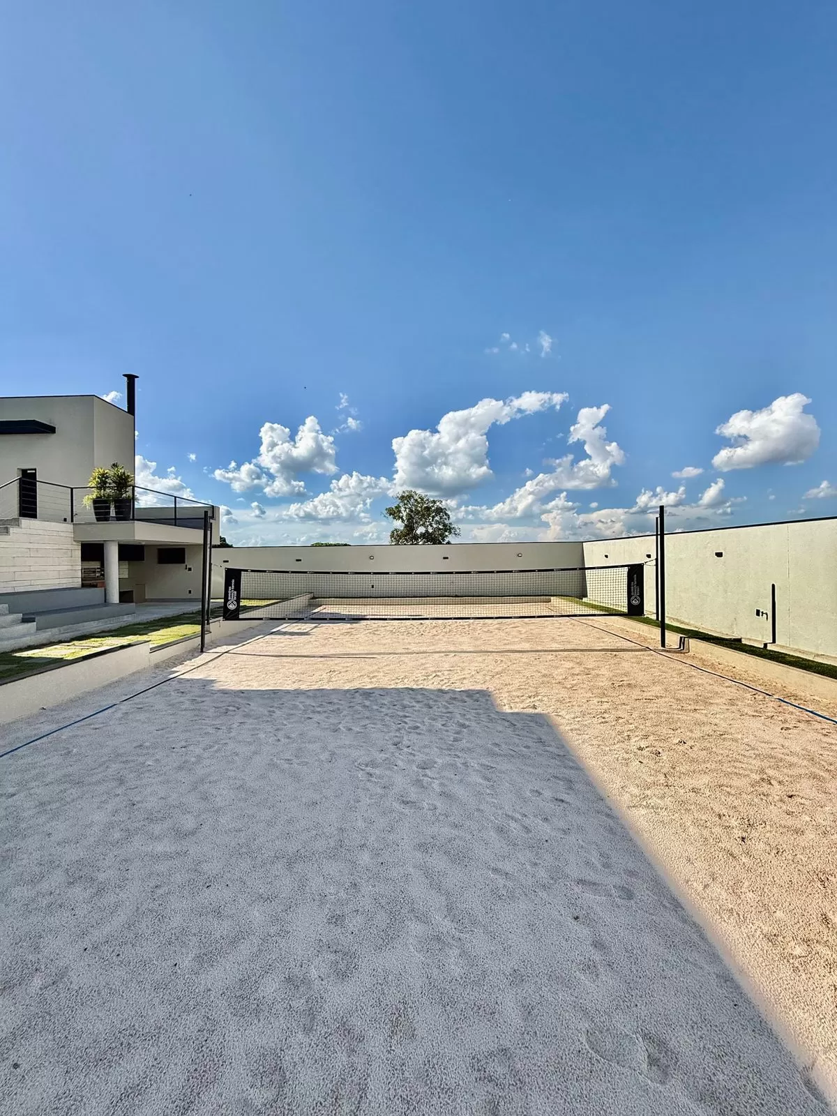 Casa Mobiliada à Venda com vista permanente para área preservada e quadra de beach tennis, 460m² no Condomínio Fazenda Jequitibá em Sorocaba/SP