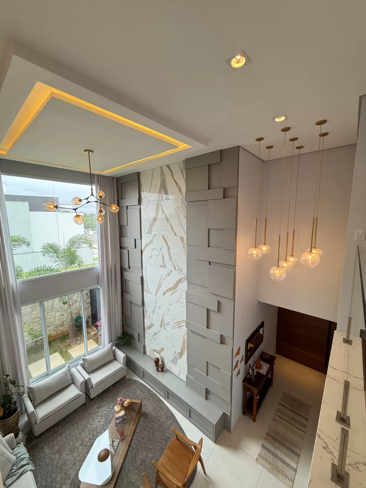 Sobrado Mobiliado à Venda com 4 suítes, escritório e piscina incrível, 402m² no Condomínio Alphaville Nova Esplanada 1 em Votorantim/SP