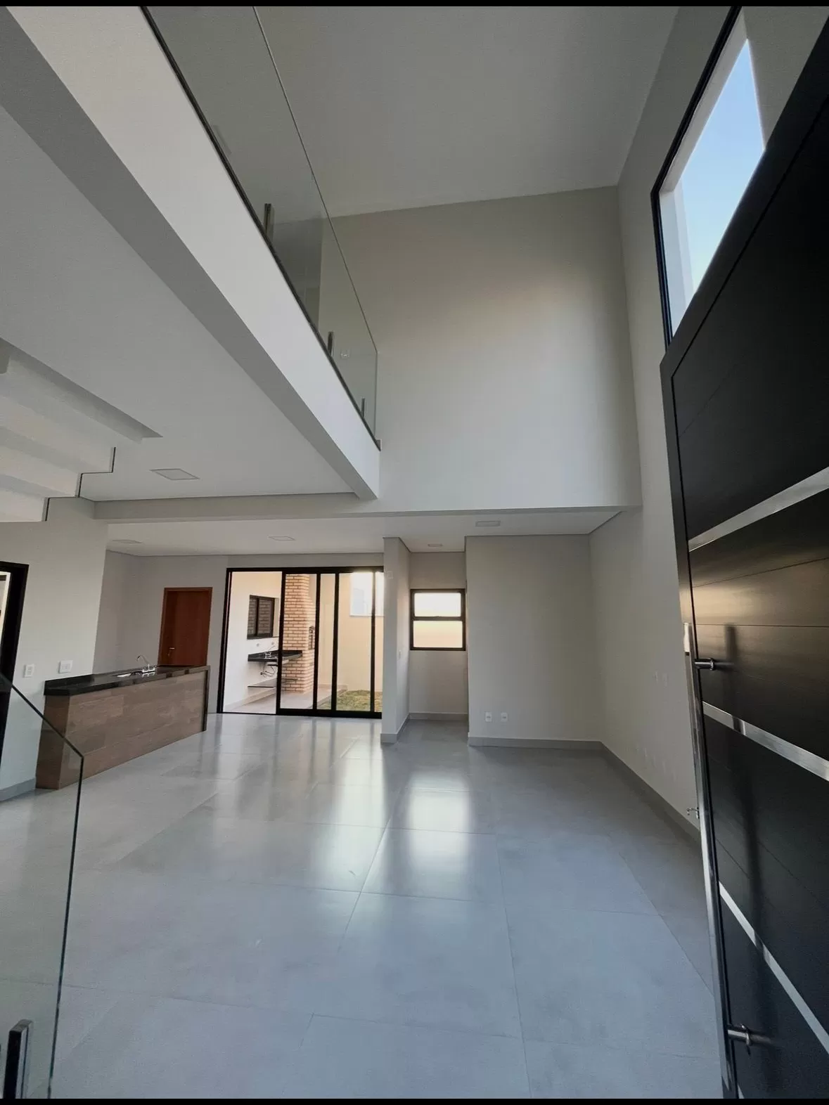 Sobrado à Venda com 3 quartos sendo 1 suíte e quintal nos fundos, 160m² no Condomínio Terras de São Francisco em Sorocaba/SP