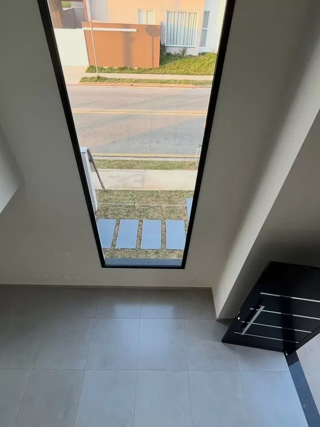 Sobrado à Venda com 3 quartos sendo 1 suíte e quintal nos fundos, 160m² no Condomínio Terras de São Francisco em Sorocaba/SP