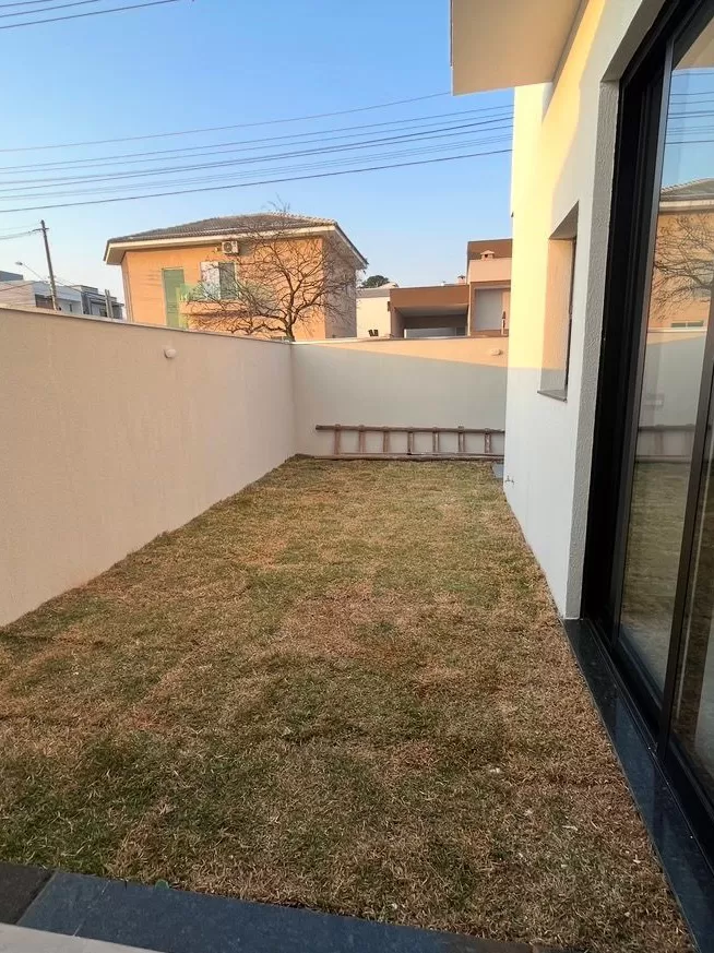 Sobrado à Venda com 3 quartos sendo 1 suíte e quintal nos fundos, 160m² no Condomínio Terras de São Francisco em Sorocaba/SP