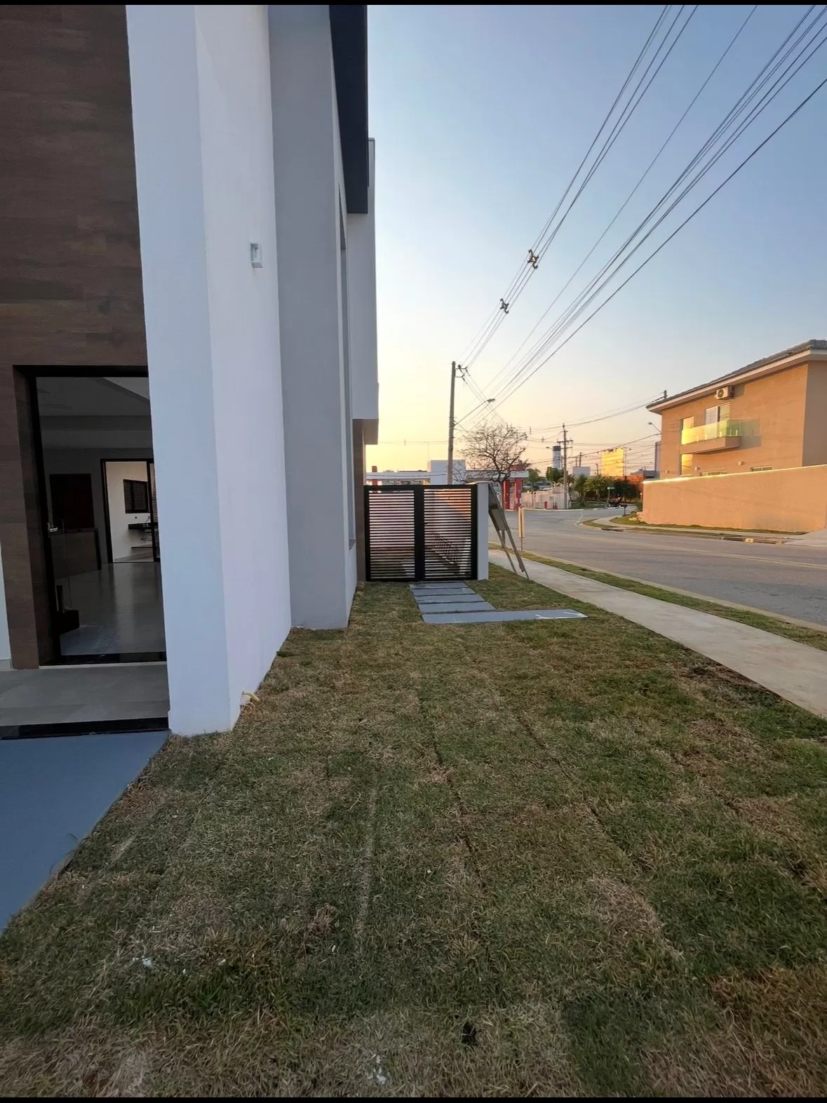 Sobrado à Venda com 3 quartos sendo 1 suíte e quintal nos fundos, 160m² no Condomínio Terras de São Francisco em Sorocaba/SP