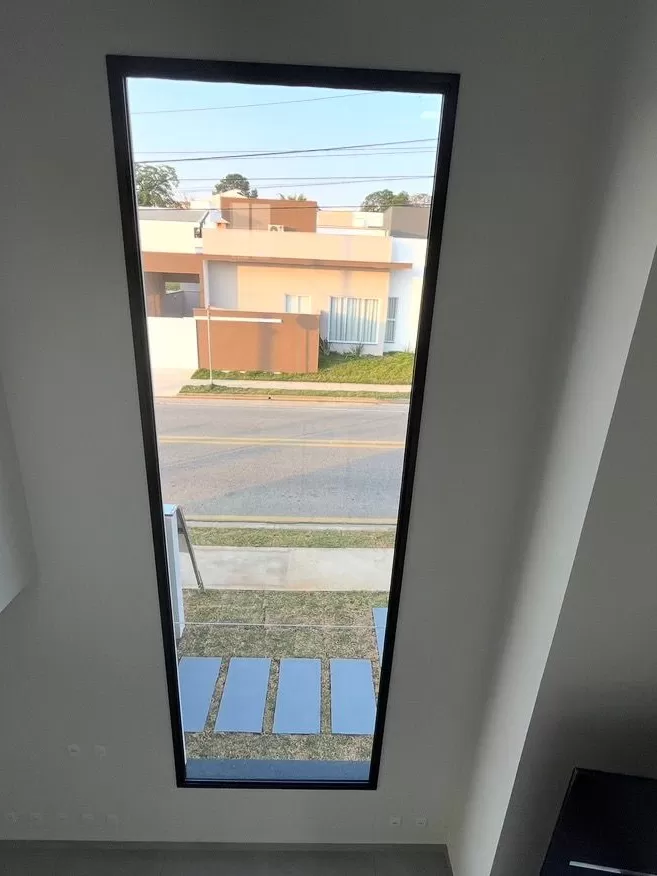 Sobrado à Venda com 3 quartos sendo 1 suíte e quintal nos fundos, 160m² no Condomínio Terras de São Francisco em Sorocaba/SP