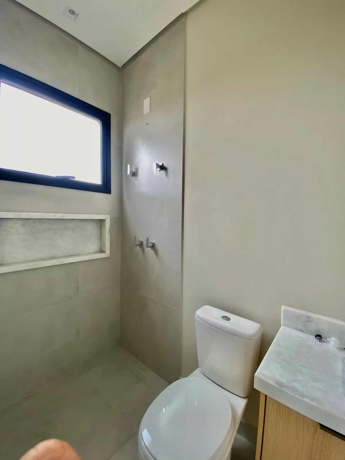Casa Térrea à Venda com 3 suítes, móveis planejados e piscina, 170m² no Condomínio Terras Alpha em Votorantim/SP