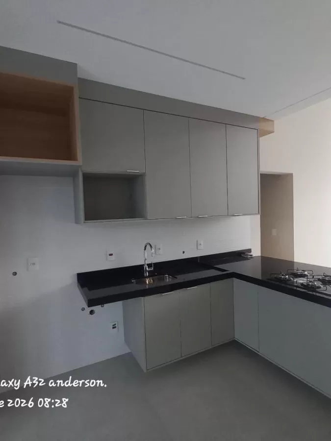 Casa Térrea à Venda com 3 suítes, móveis planejados e piscina, 170m² no Condomínio Terras Alpha em Votorantim/SP