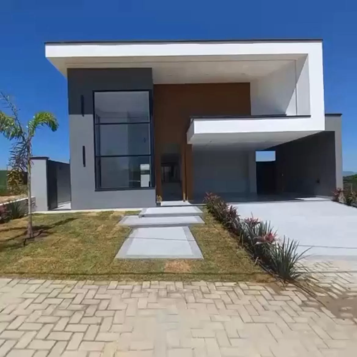 Casa Térrea à Venda com 3 suítes, móveis planejados e piscina, 170m² no Condomínio Terras Alpha em Votorantim/SP